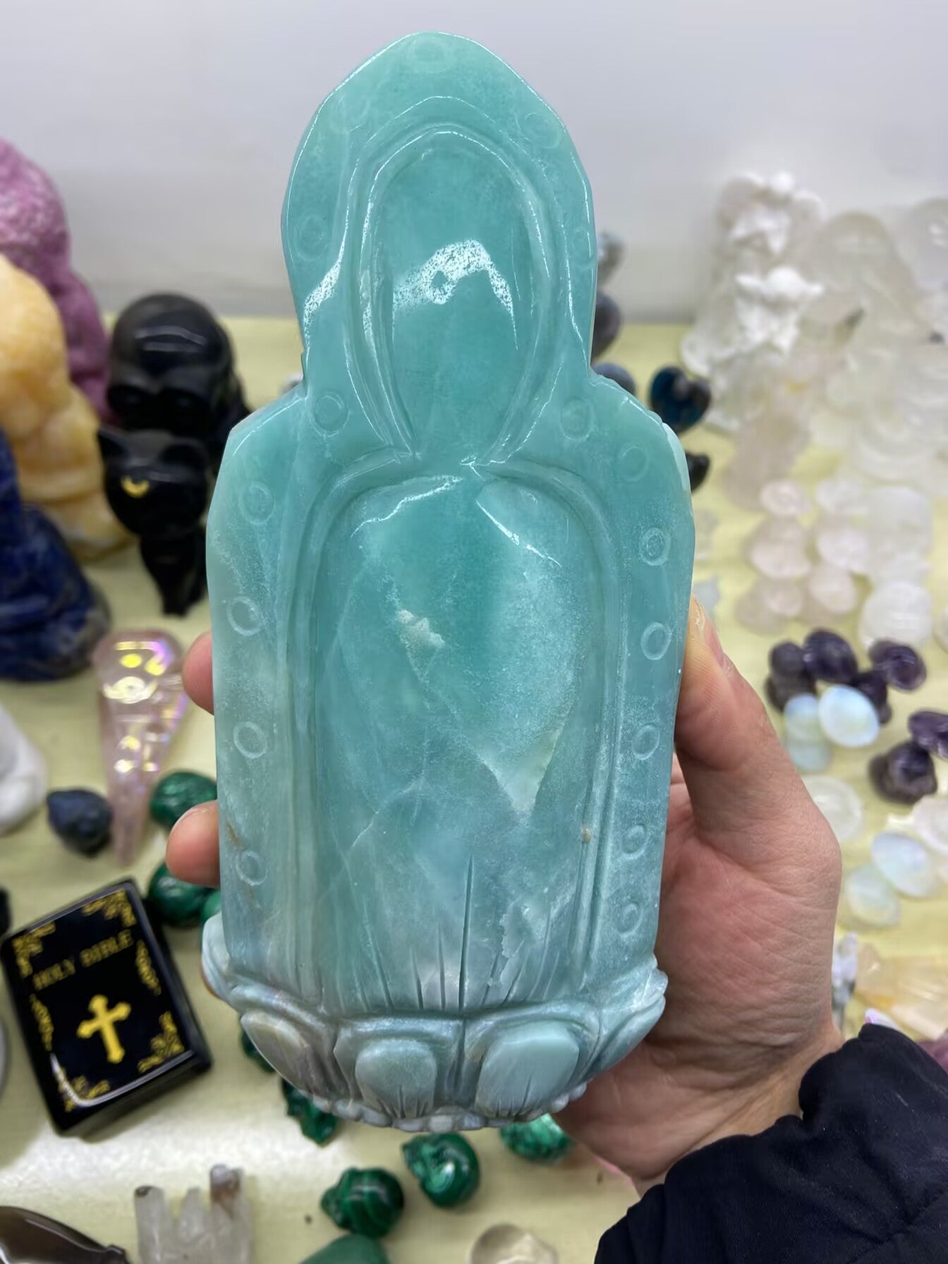 1.02kg Caribbean Calcite Buddha